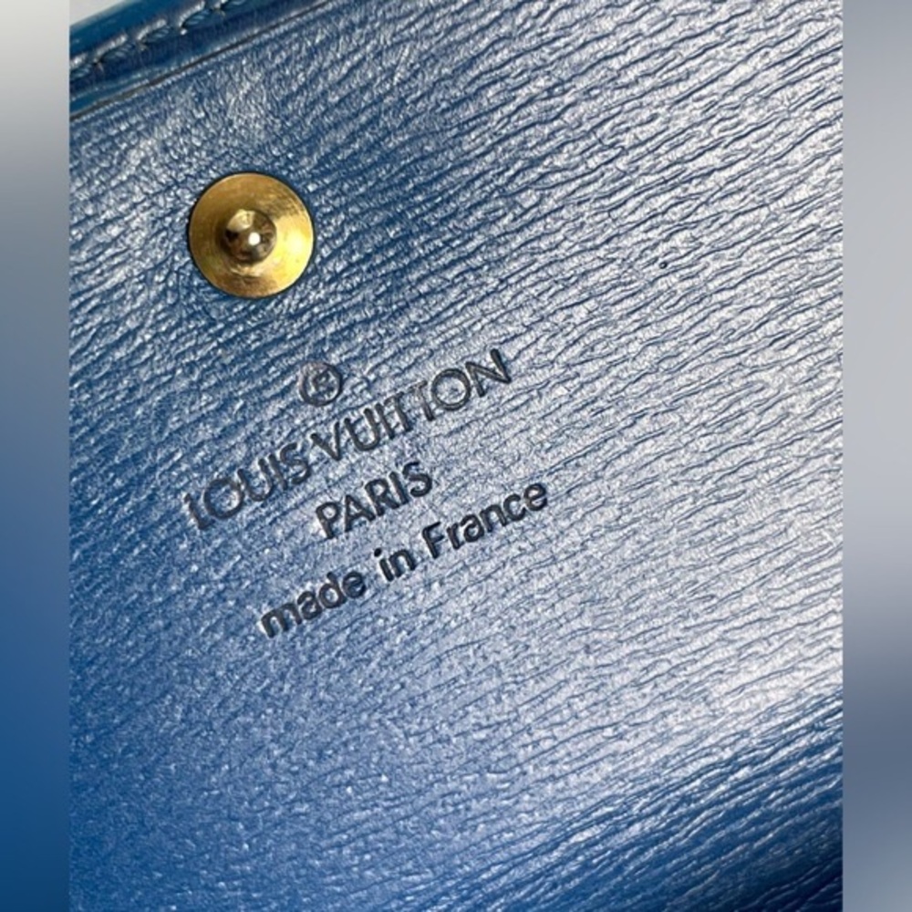 Blue - Picture 3 of 12